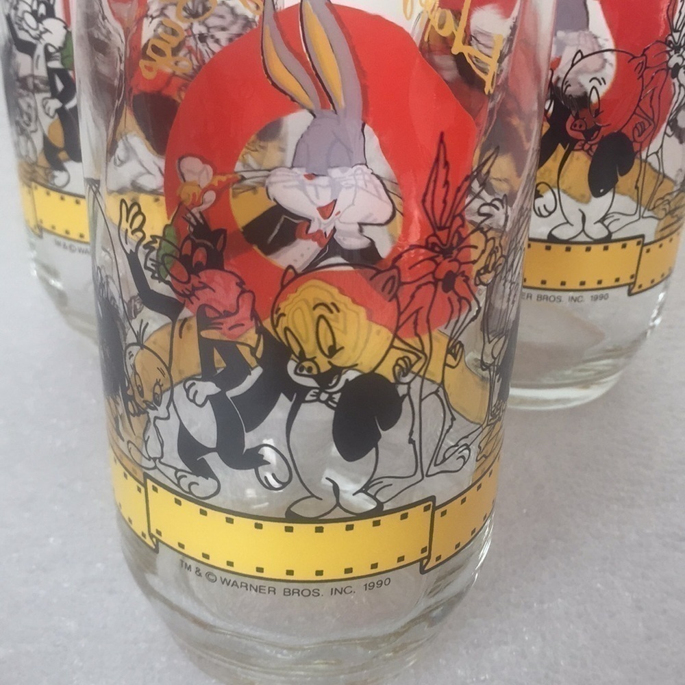 Set of 3 vintage Happy Birthday Bugs glasses. - Picture 6 of 6